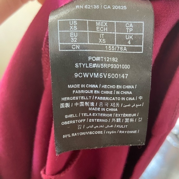 ⭐️2 FOR $20⭐️ Guess Deep Plum Burgundy Cutout Top. XS - Picture 4 of 12